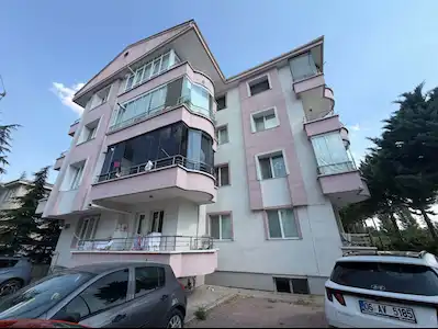 GÖLBAŞI GAZİOSMANPAŞA MAH. DE ŞEHİR MERKEZİNDE 3+1 SATILIK DAİRE
