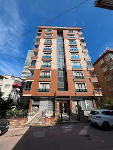 REMAX ASHILL ÜMRANIYE İNKILAP 3+1 ARA KAT EBEVEYN BANYOLU