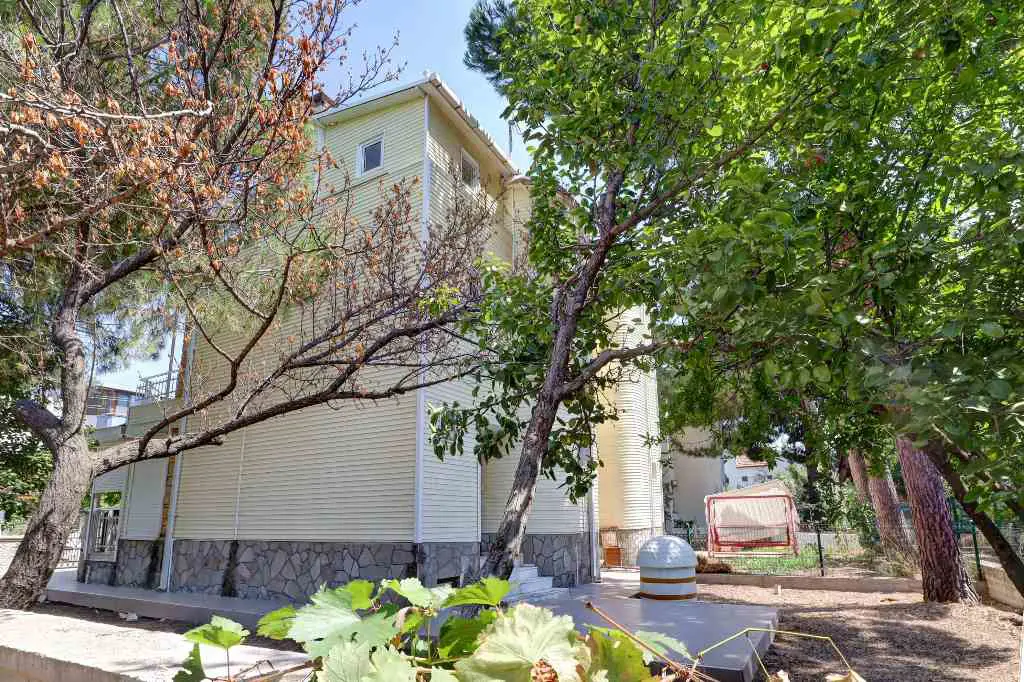 Property image 8