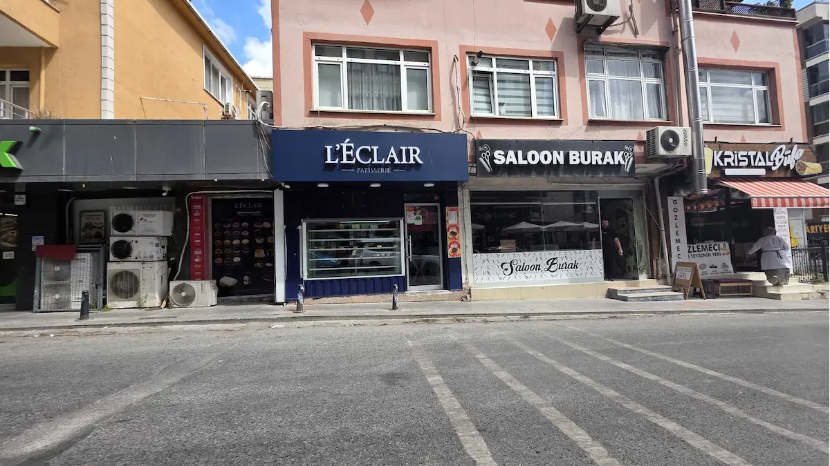 TOPSELVİ’DE MÜŞTERİ PORTFÖYÜYLE DEVREN KİRALIK ŞİRİN EKLER & PASTA DÜKKÂNI