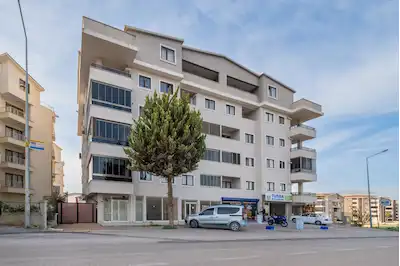 REMAX AREA DAN AKÇALAR DA MERKEZI KONUMDA SATILIK 3+1 DAIRE