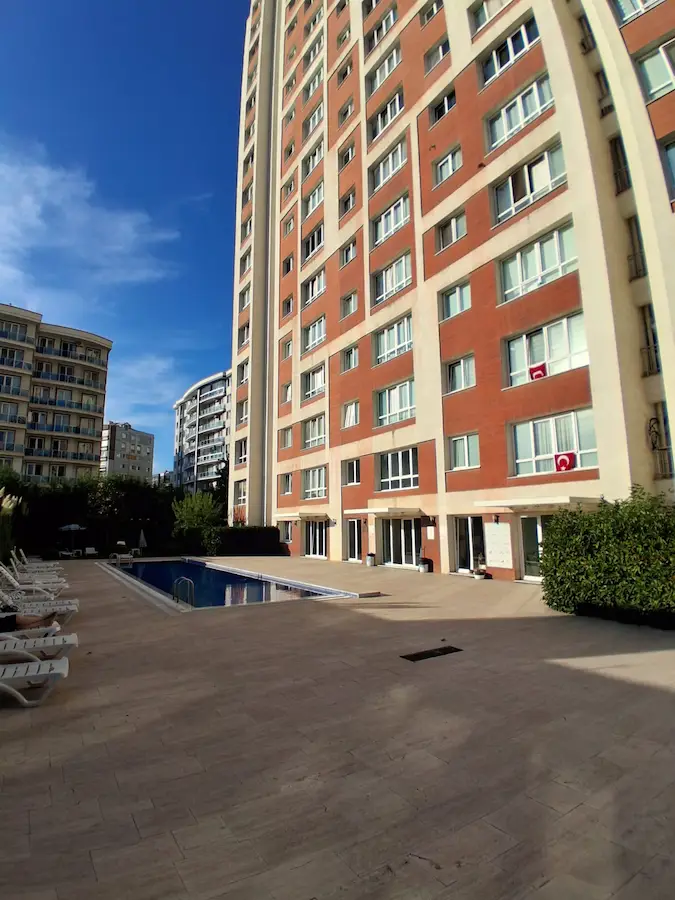 LOKUM REZİDANS HAVUZ CEPHE KİRALIK 1+1 DAİRE