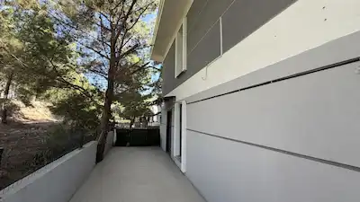 URLA KALABAKTA 238 M² ARSA İÇİNDE BAHÇELİ TAM MÜSTAKİL VİLLA