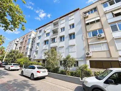 KARŞIYAKA BAHÇELİEVLER’DE 3+1 | 105 M² | 2 BALKON | GİRİŞ KAT