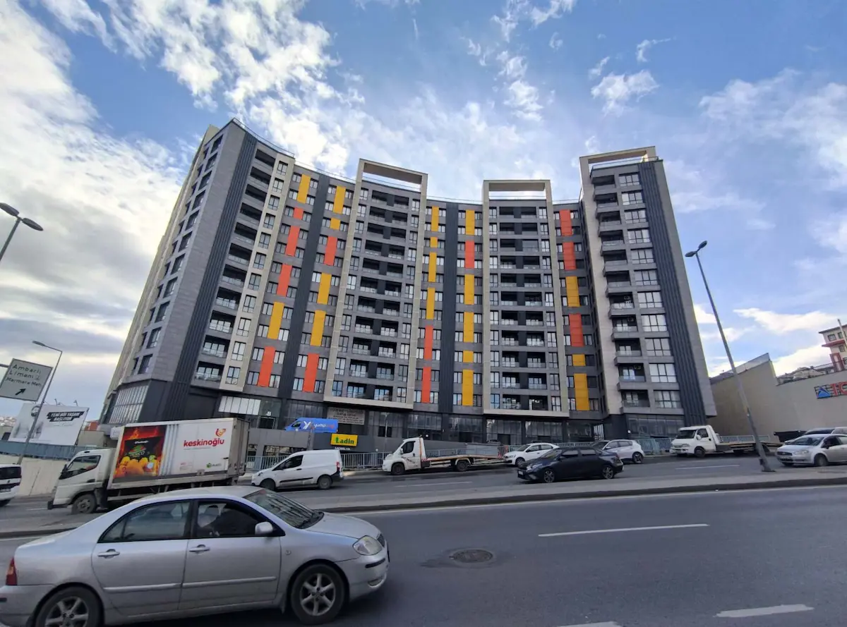 TOR BEYLİKDÜZÜ PROJESİNDE KİRALIK 2+1 KDV AVANTAJLI OFİS&HOMOFİS