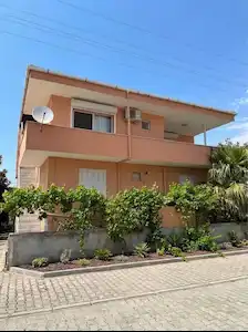 KUŞADASI GÜZELÇAMLI'DA MAVİ BAYRAKLI PLAJA 80 MT.,BAHÇELİ SATILIK MÜSTAKIL EV
