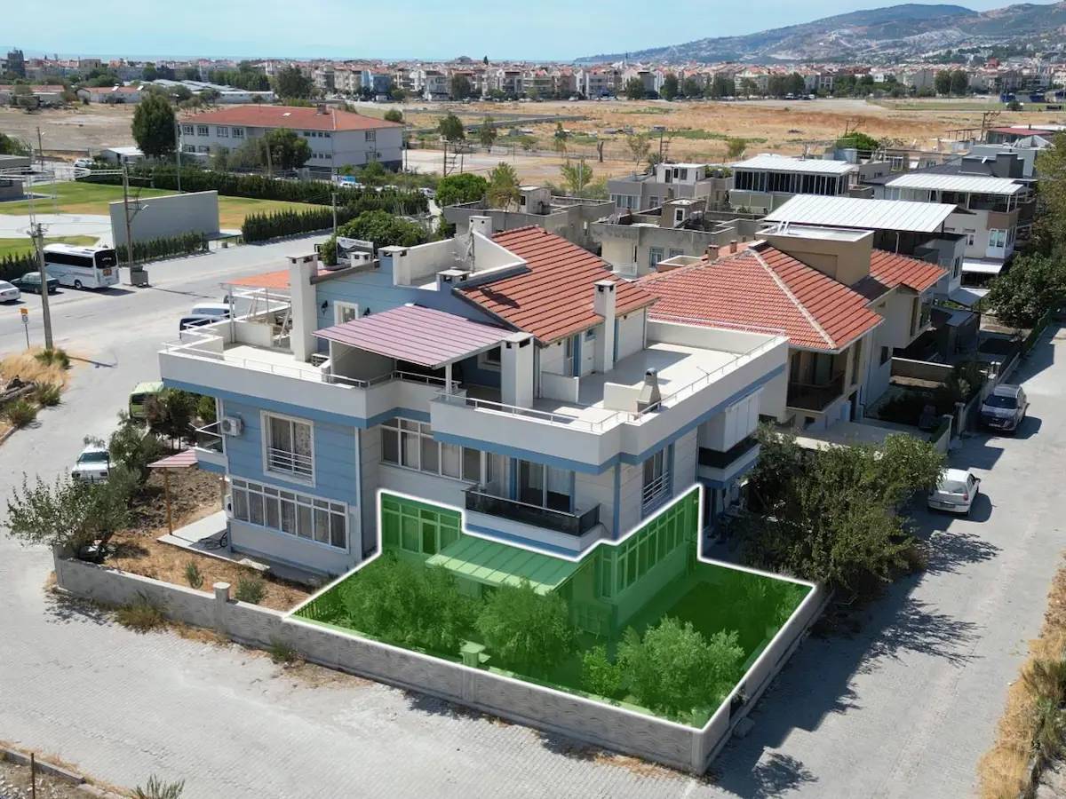 ÇANDARLI’DA DENIZE YAKIN GENIŞ BAHÇELI 1+1