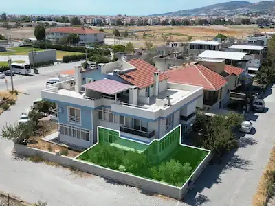 ÇANDARLI’DA DENIZE YAKIN GENIŞ BAHÇELI 1+1