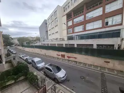 ÜSKÜDAR SELAMİALİ’DE ÇEVİK KUVVET ARKASINDA İÇİ YENİLENMİŞ, 2+1 KİRALIK DAİRE