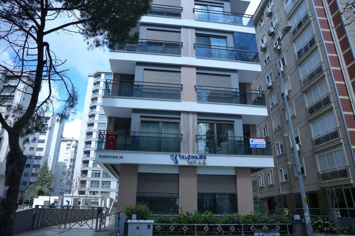 KADIKÖY ERENKÖY BAĞDAT CADDESI HAMAM SOKAK 3+1 BALKONLU 3