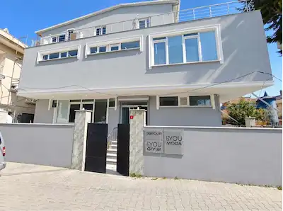 ÇEKMEKÖY MERKEZ’DE 1.650 M² MÜSTAKİL KOMPLE BİNA – KİRALIK