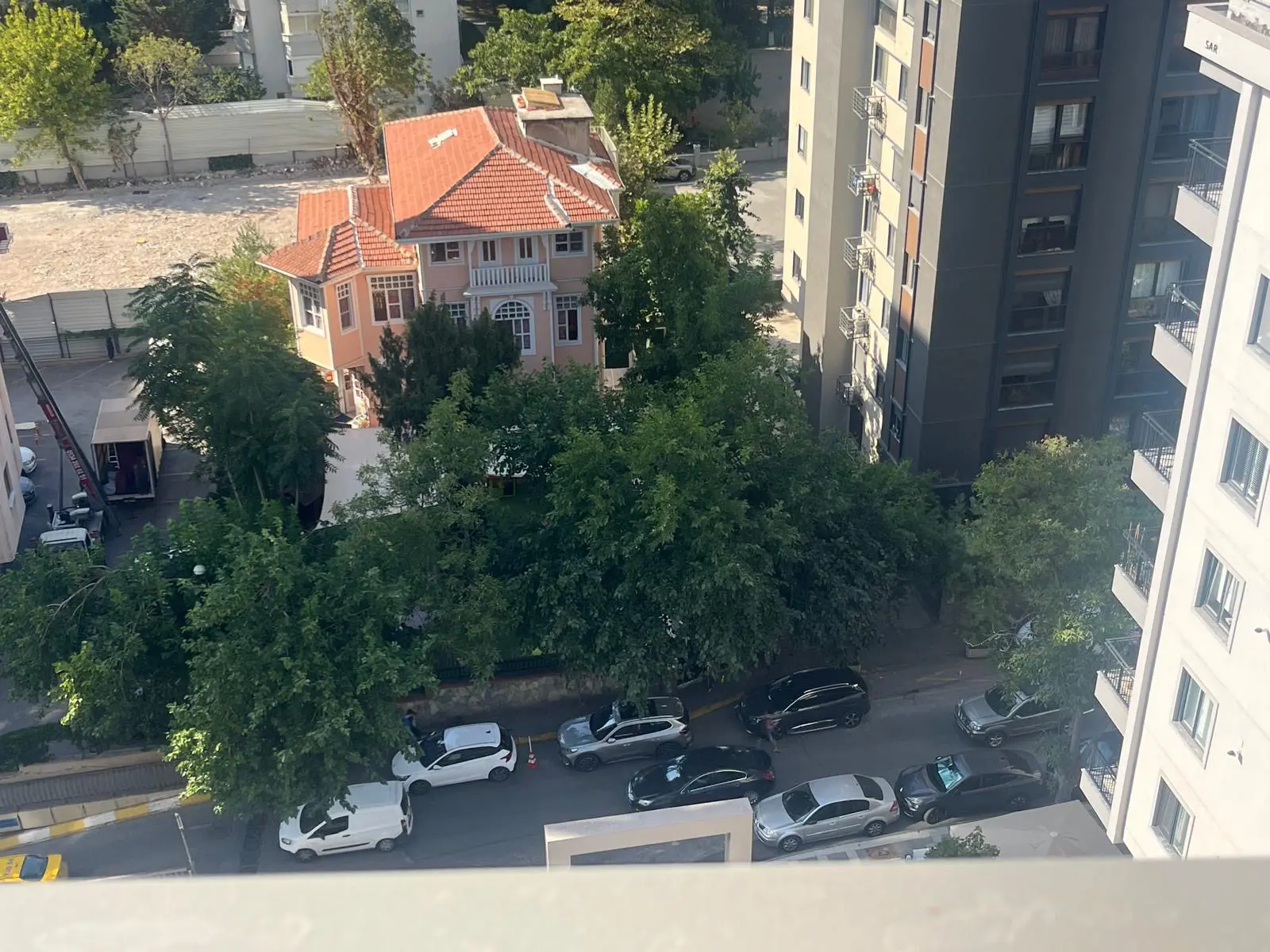 SUADİYE AÇELYA SOKAKTA BİR YILLIK BALKONLU 3+1