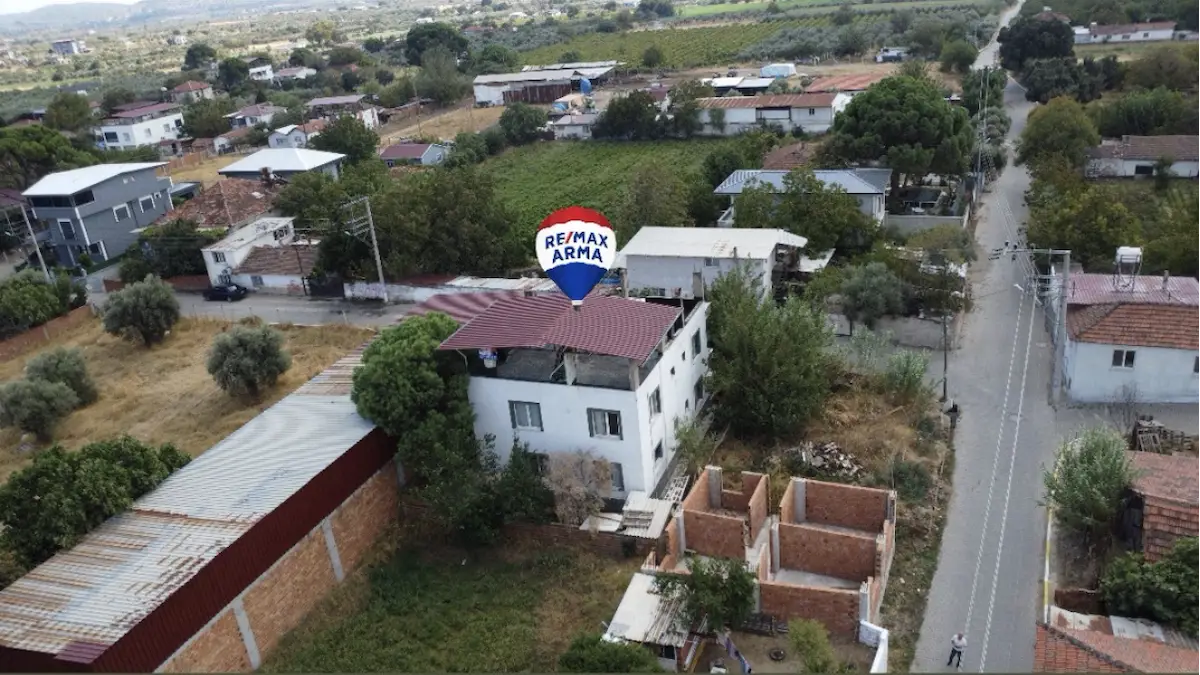 REMAX ARMA’DAN KARAKUYU’DA SATILIK 2 KATLI MÜSTAKİL EV