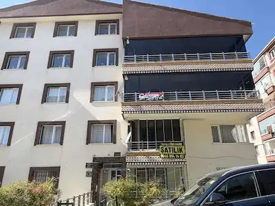 KEÇİÖREN SANCAKTEPE’DE ÇOK TEMİZ, BOYALI ARAKATTA 3+1 KİRALIK DARE