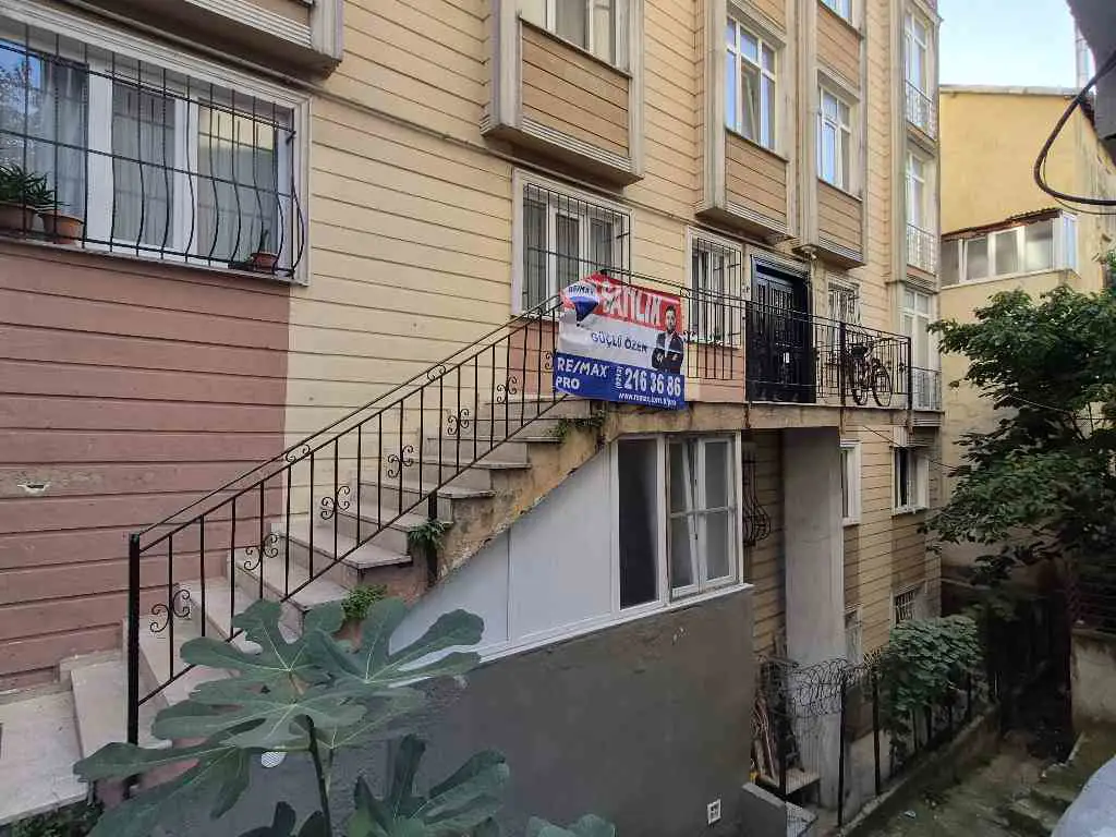 REMAX PRO GÜÇLÜ ÖZEN EYÜPSULTAN YEŞİLPINAR SATILIK 3+1 DAİRE