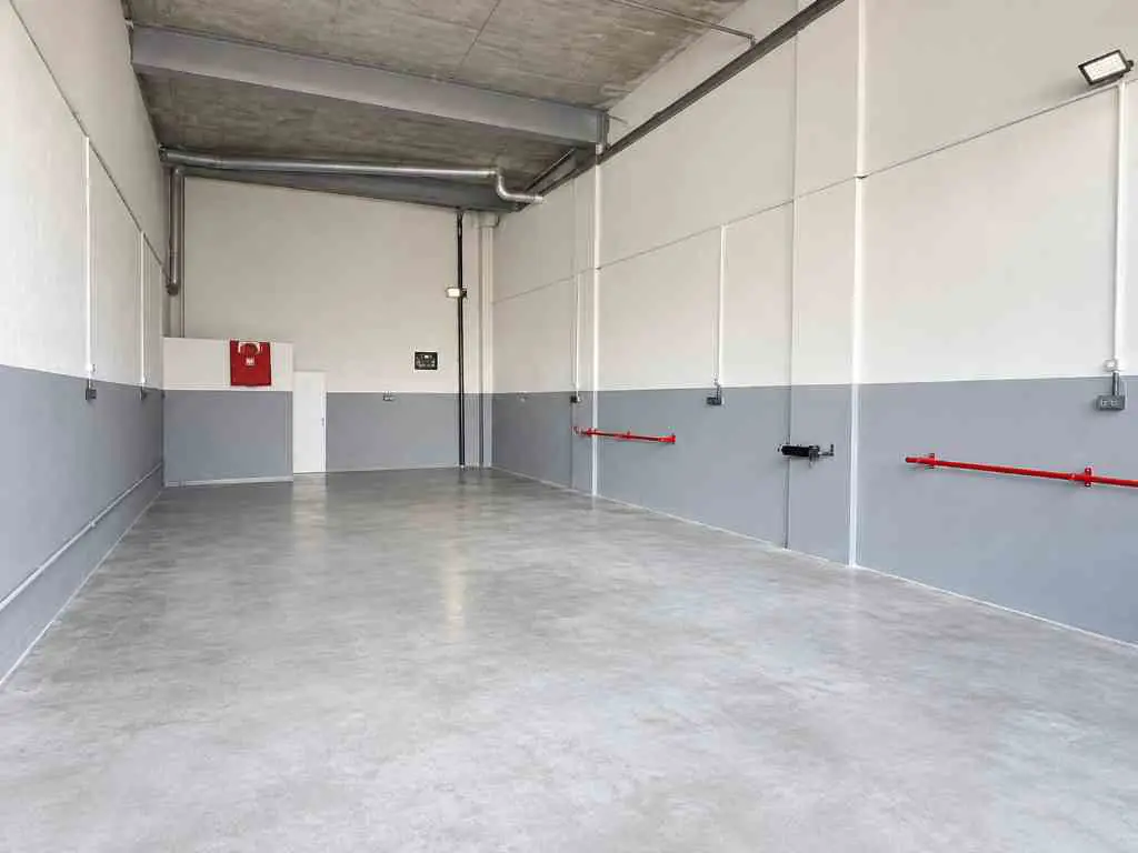 İVEDİK OSB YE 5 DK , ANADOLU BULVARINA 200 MT MESAFEDE KİRALIK 100 M2 DÜKKAN