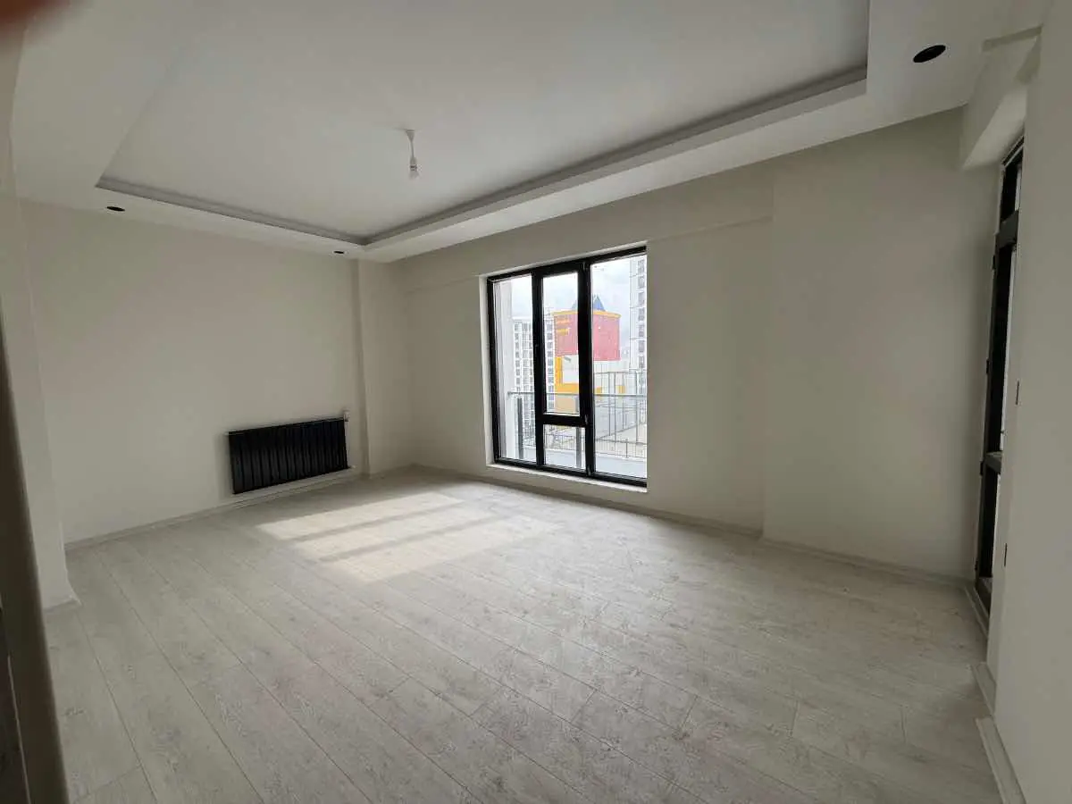 RE/MAX DEĞİŞİMDEN SEYRAN VİZYON EVLERİ’NDE 2+1 | 120 M² NET