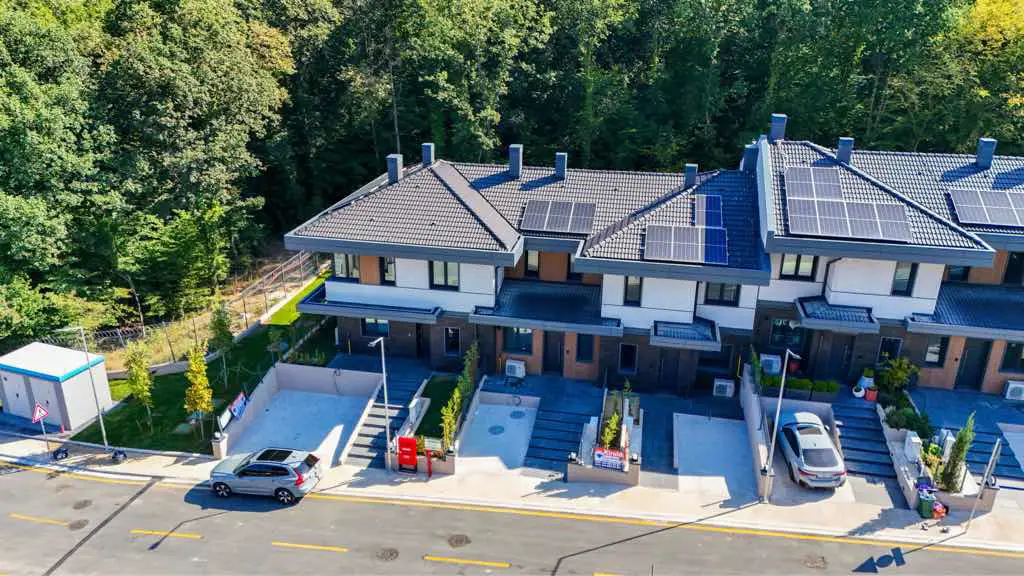 KASABANIN ŞERİFİNDEN ÇEKMEKÖY ÖMERLİ KASABA MODERN ARA TOWNHOUSE