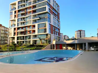 STİLL İSTANBUL ADORİA SİTESİNDE 2+1 SATILIK EŞYALI ARA KAT DAİRE