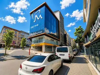 BAHÇELİEVLER YENİBOSNA 3 DÜKKAN 10 DAİRE KOMPLE SATILIK BİNA