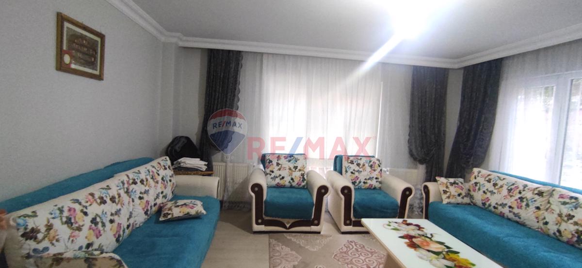 Meclis Mahallesi'nde Metro'ya 150 Metre, Fırsat Bahçe Katı