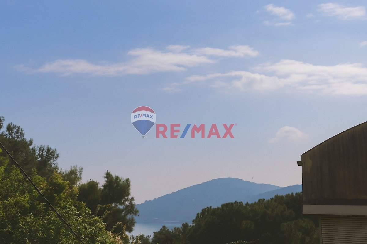 BURGAZADA’DA KIRACISIZ, BAHÇE KATI 3+1 DAIRE (135 M²)