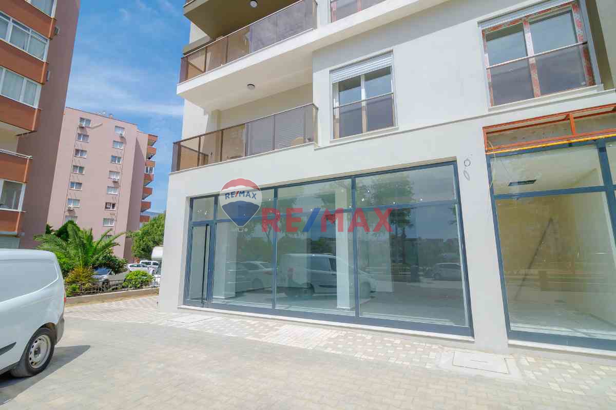 BORNOVA MANAVKUYU’DA YENİ BİNADA 75 M² KİRALIK DÜKKÂN
