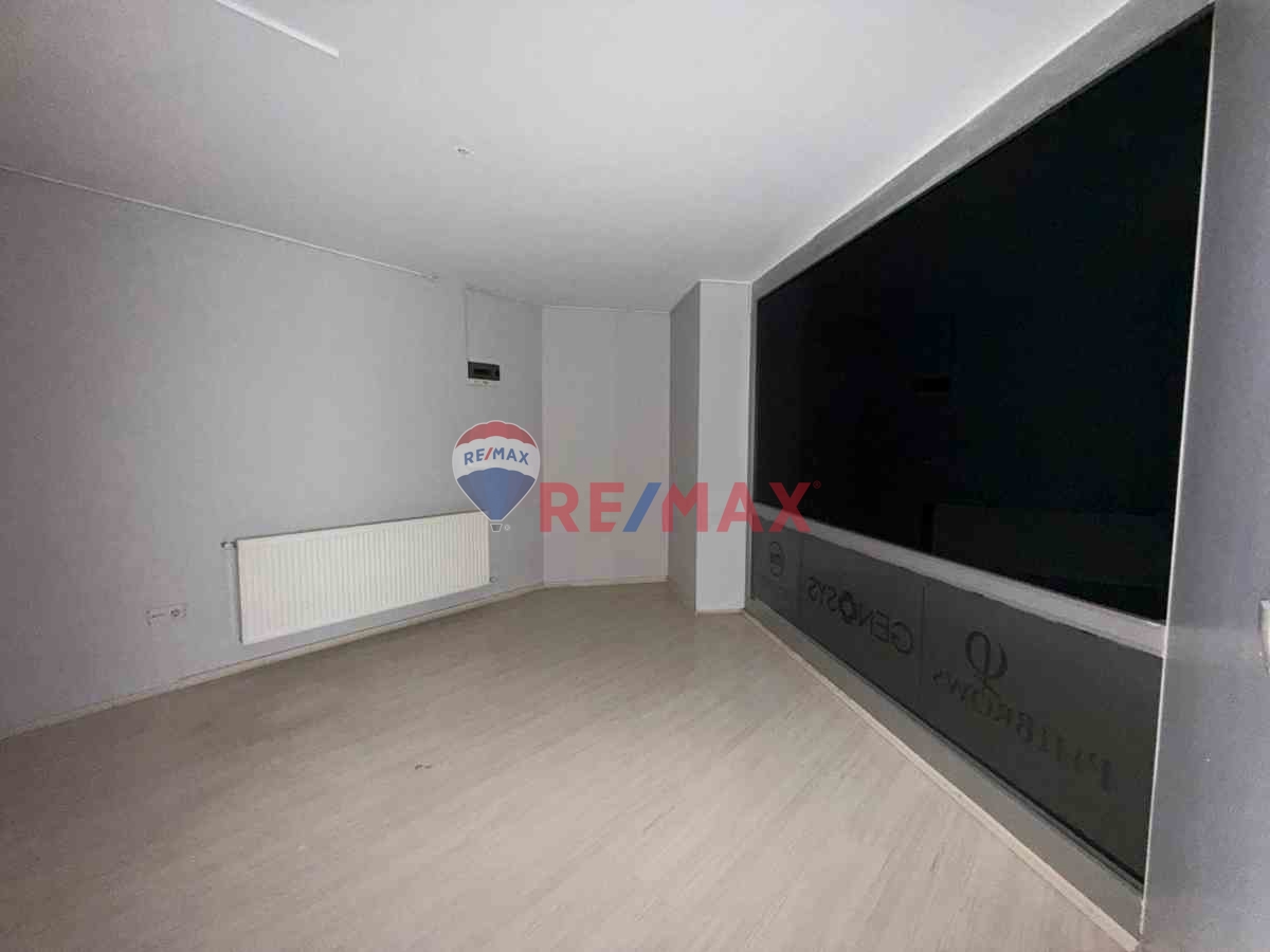 ÇAYIROVA BOSNA CADDESİNDE KİRALIK DÜKKAN