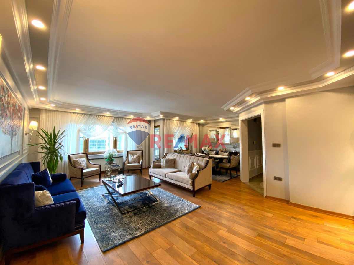 METROBÜSE YÜRÜME MESAFESI , MARMARA PARK ARKASI YENI ESER SITESI SATILIK