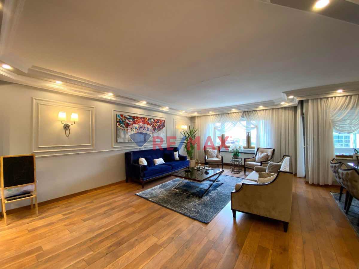 METROBÜSE YÜRÜME MESAFESI , MARMARA PARK ARKASI YENI ESER SITESI SATILIK