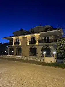 KÖYCEĞİZİN GÖBEĞİNDE YENİ BİNADA 2 KATLI İŞYERİ