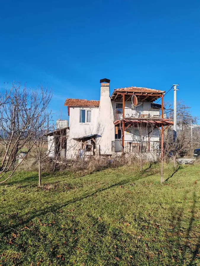 REMAX FORCE'TAN ACIPAYAM KARAHÖYÜK'TE RUHSATLI EV MEYVE BAHÇESİ