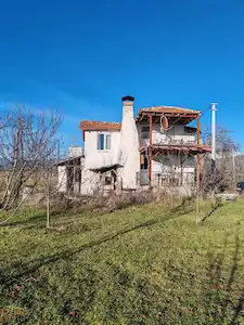 REMAX FORCE'TAN ACIPAYAM KARAHÖYÜK'TE RUHSATLI EV MEYVE BAHÇESİ