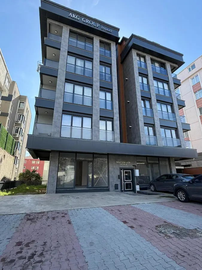 MALTEPE ORHANGAZİ CADDESİ MERKEZİ KONUMDA SIFIR KİRALIK DÜKKAN