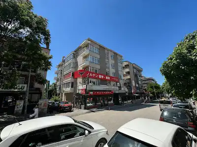 BESTEKAR SOKAK'TA OTOPARKLI ARAKAT 3+1