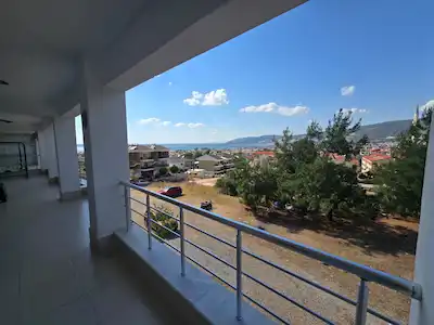 DIDIM AKBÜK DENIZ MANZARALI GENIŞ PLAN 2+1 DAIRE