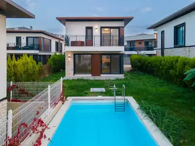 KUŞADASI KARAOVADA TEK MÜSTAKİL ÖZEL HAVUZLU LÜKS 6+1 VİLLA