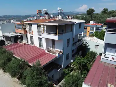 KUŞADASI’NDA 5+2 EŞYALI, 4 KATLI, 3 BANYOLU VİLLA | KREDİYE UYGUN