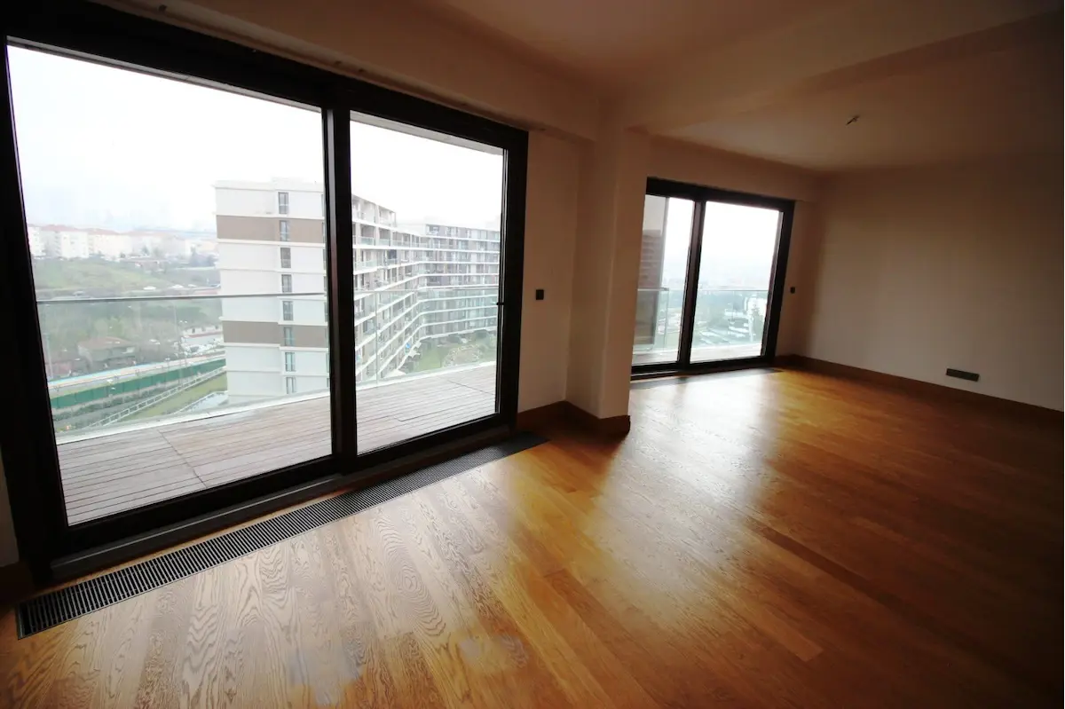 SUR YAPI EKSENDE 185 BRÜT PEYSAJA BAKAN 3+1 SATILIK DAİRE