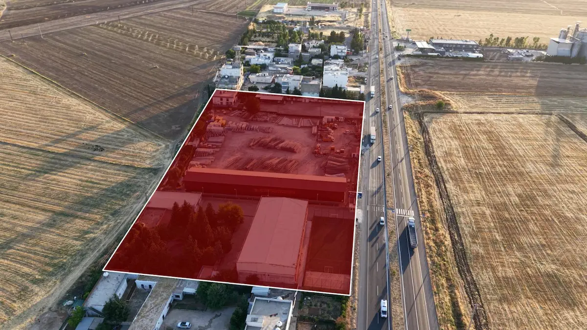 MARDİN KIZILTEPE IPEKYOLU ÜZERINDE BENZİNLİK RUHSATLI ARSA.....