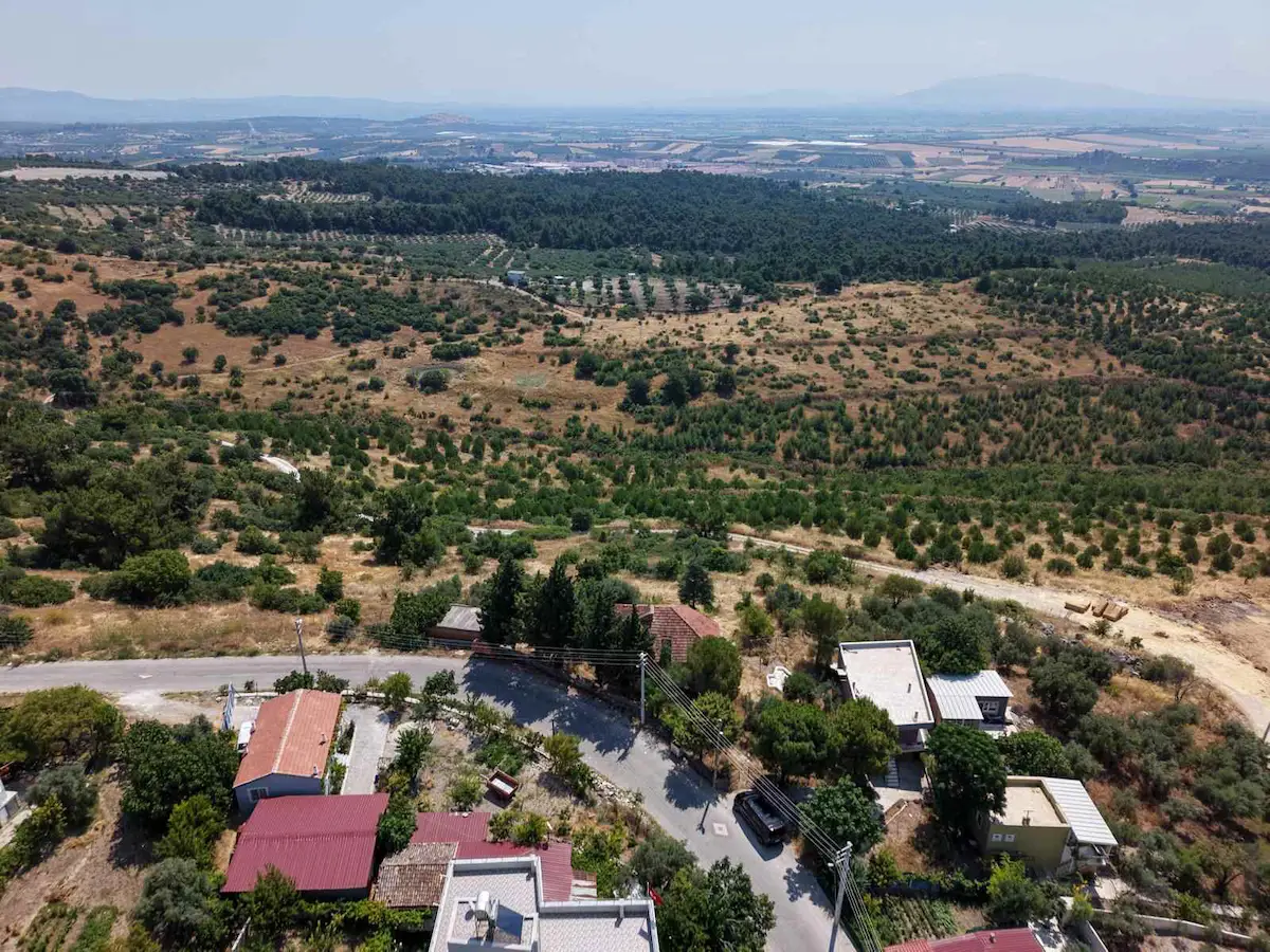 MANİSA ŞEHZADELER ÇAMKÖY'DE VİLLA İMARLI MANZARALI ARSA