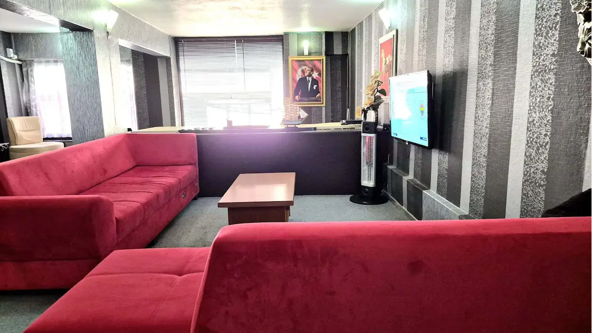 1 KONAK GÜNEŞLİ’DE 140 M² ÇİFT KATLI OFİS VE İŞ YERİ 3