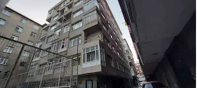 KÜÇÜKÇEKMECE GÜLTEPE MAHALLESİ’NDE METROBÜSE KOMŞU, YENİLENMİŞ 2+1 SATILIK DAİRE