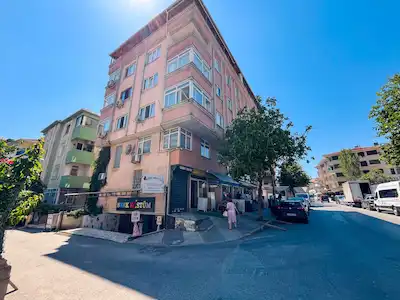 KÜÇÜKYALI’DA KİRACILI, SATILIK TİCARİ GAYRİMENKUL