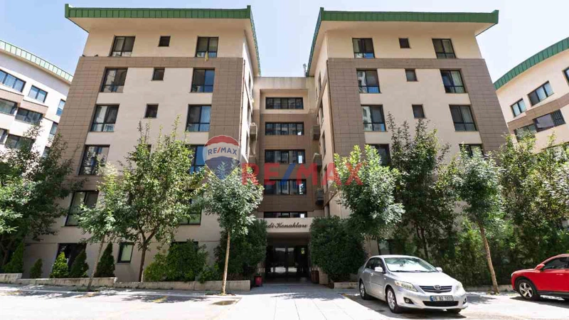 SİNPAŞ ALTINORAN VADİ KONAKLARI'NDA SATILIK "BOŞ" 4,5+1 DAİRE