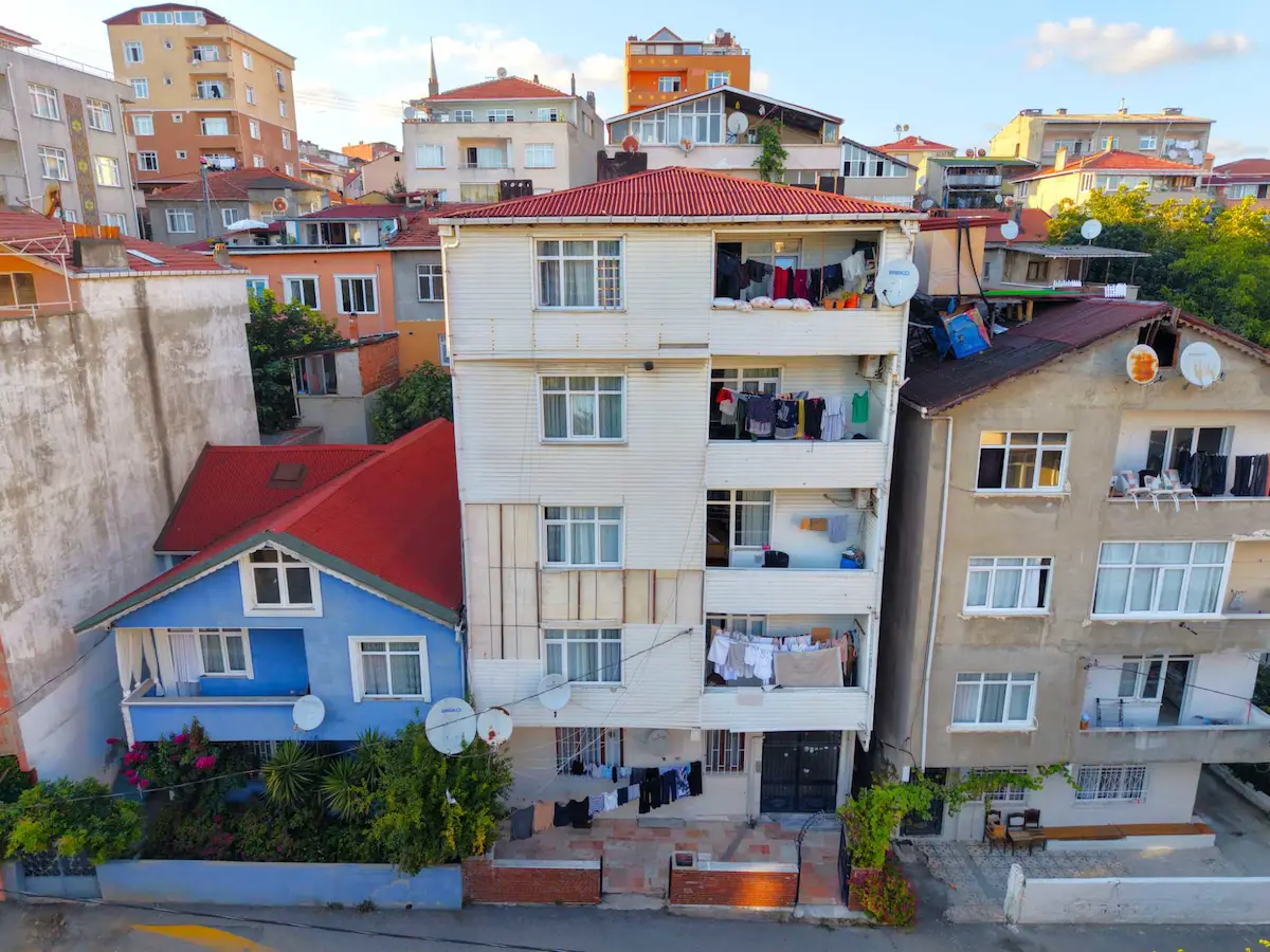 REMAX ASHİLL ÜSKÜDAR 5 DAİRELİ KOMPLE SATILIK BİNA 