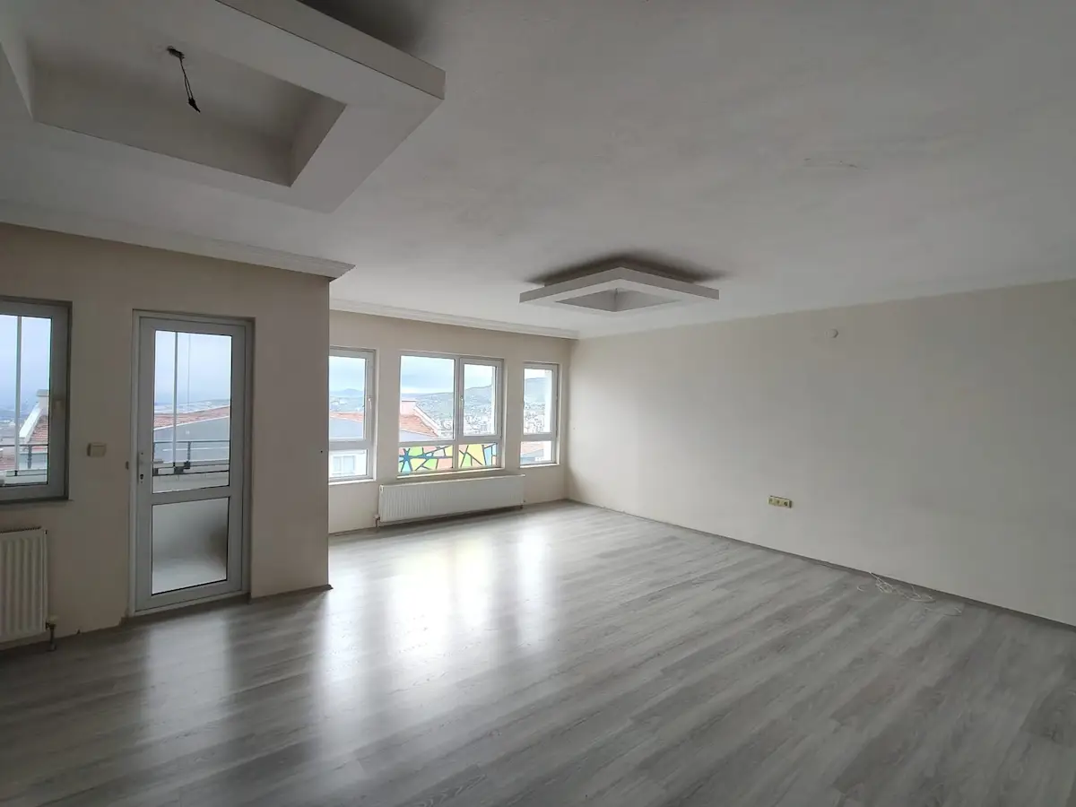 YAKACIK’TA GÜNEY-DOĞU CEPHELİ 3+1 | 120 M² NET | BOŞ, KREDİYE UYGUN SATILIK DAIRE