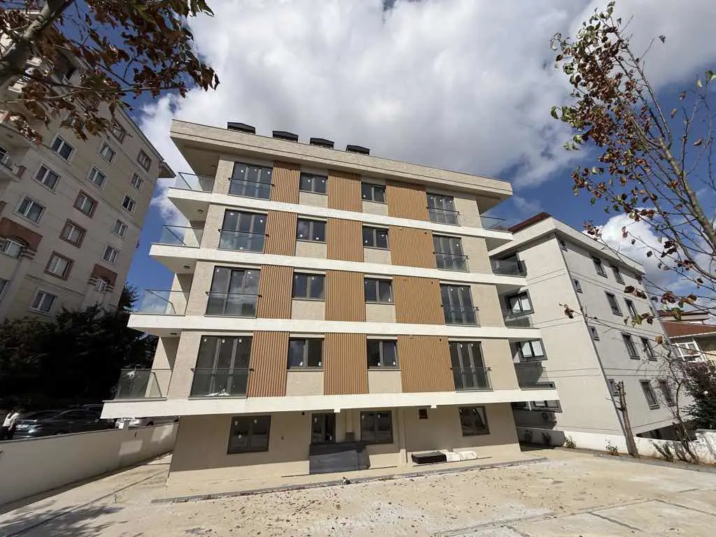 ÜMRANİYE ESTERGON CADDESİ’NDE YENİ BİNADA SATILIK 2+1