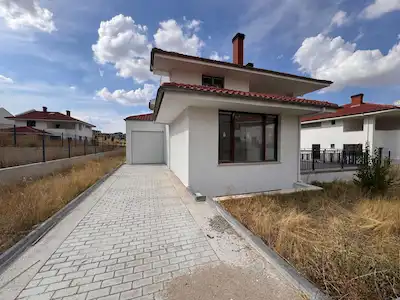 ETİMESGUT BALIKUYUMCU’DA 2023 YAPIMI, 3 KATLI 4+2 SIFIR VİLLA | 330 M² BRÜT