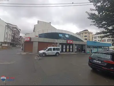 SULTANBEYLI ADIL MAH. VAHDET CD. ÜZERI | 225 M²